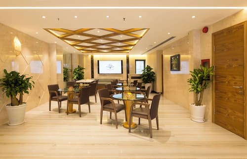 Queen Ann Hotel, Lobby sitting area