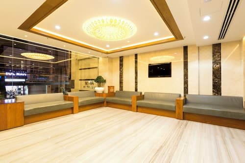 Queen Ann Hotel, Lobby sitting area