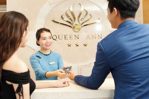 Queen Ann Hotel, Reception