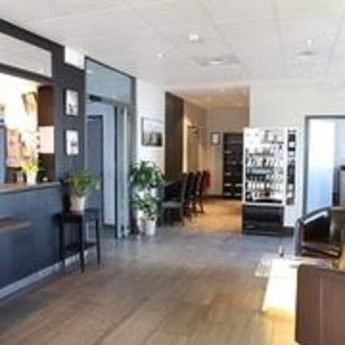 Adonis Paris Sud, Check-in/check-out kiosk