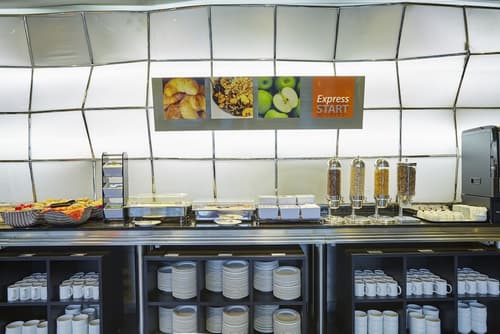 Holiday Inn Express Lisbon - Alfragide by IHG, Breakfast meal