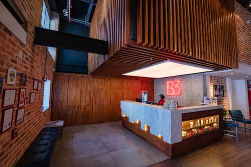 Hotel B3 Virrey, Reception