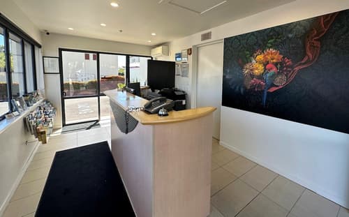 DeLorenzo's Studio Apartments, Reception