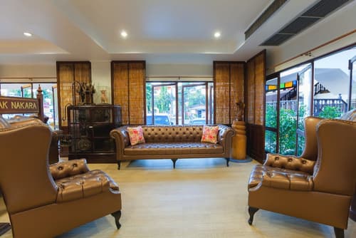 Nak Nakara Hotel, Lobby sitting area