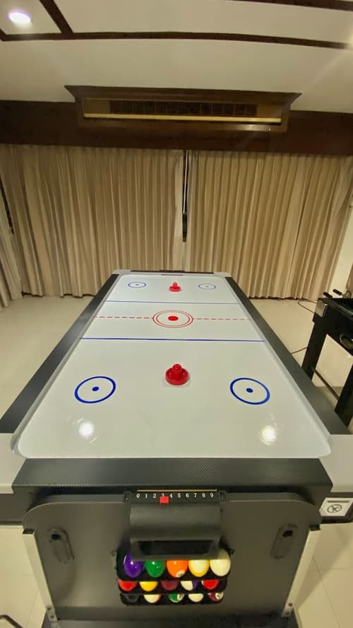 Nak Nakara Hotel, Reception