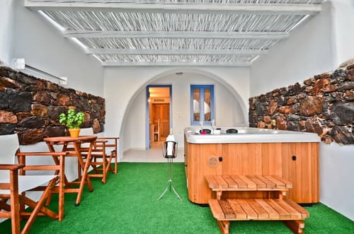 Naxos Island Hotel, Private spa tub