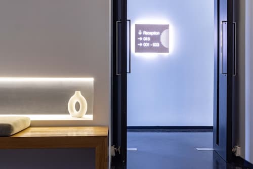 La Suite West - Hyde Park, Reception