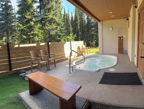 Pinnacle Lodge, Outdoor spa tub