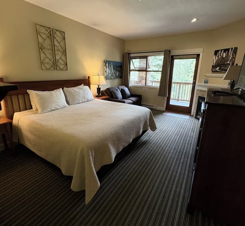 Pinnacle Lodge