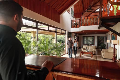 Ficus Sunset Suites, Reception