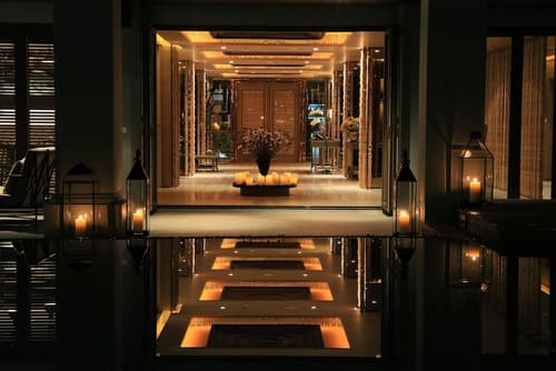 Riva Surya Bangkok, Lobby