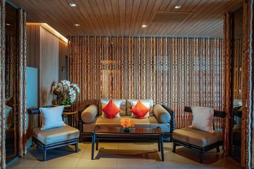 Riva Surya Bangkok, Lobby sitting area