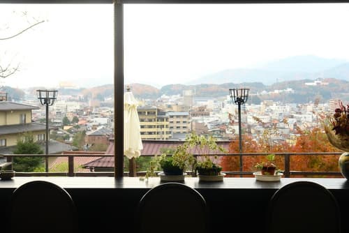 Futarishizuka Hakuun, Lobby lounge