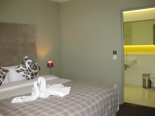 Axiom Park Hotel, Room