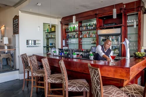 The Beach Hotel, Restaurant