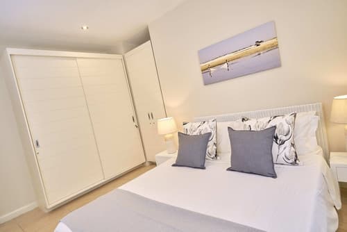 Bon Azur Beachfront Suites & Penthouses with LOV, Room