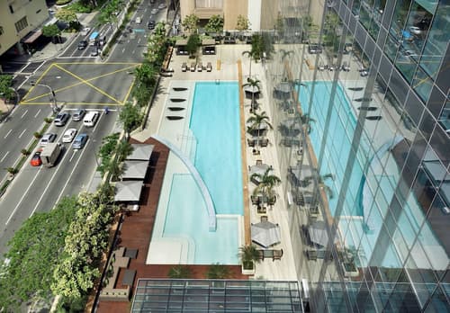 Fairmont Makati, Pool