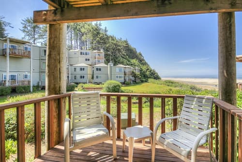 Little Creek Cove Beachfront Resort