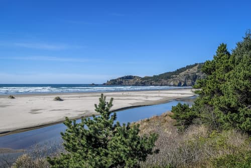 Little Creek Cove Beachfront Resort