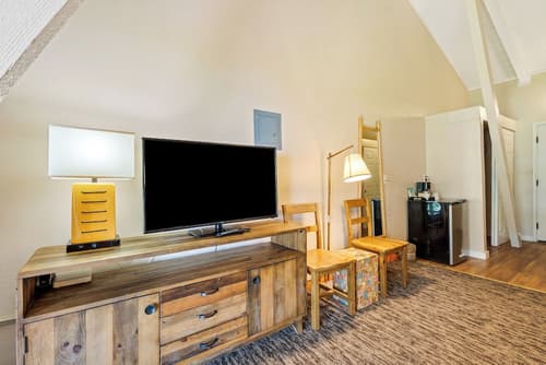 THE ISO HOTEL, Trademark Collection by Wyndham, Room