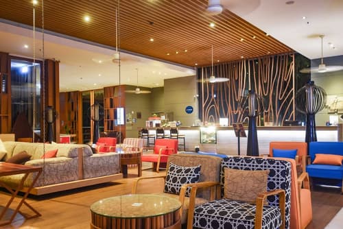 Holiday Inn Express Phuket Patong Beach Central by IHG, Lobby sitting area