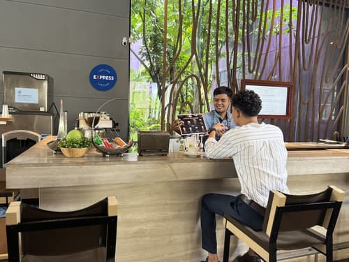 Holiday Inn Express Phuket Patong Beach Central by IHG, Lobby lounge
