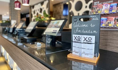 Xo Hotels Park West, Check-in/check-out kiosk
