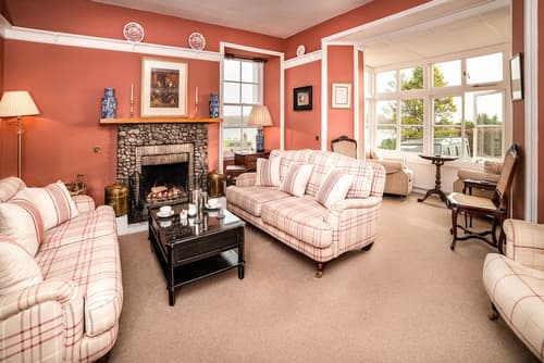 Eilean Iarmain, Lobby sitting area