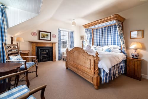 Eilean Iarmain, Room