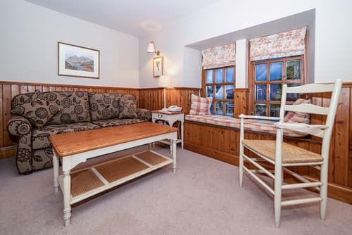 Eilean Iarmain, Room