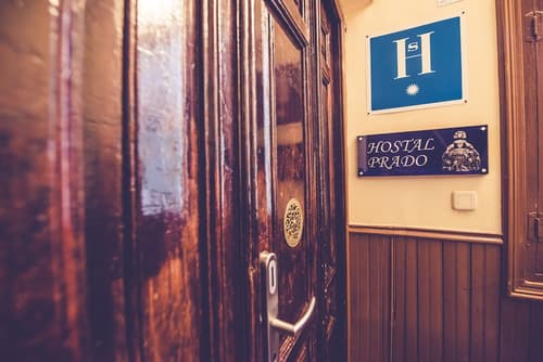 Hostal Prado, Interior entrance
