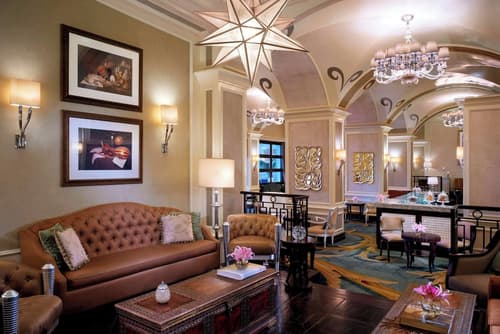 The Ritz-Carlton Abu Dhabi, Grand Canal, Lobby