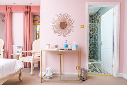 Oldfields House, Room