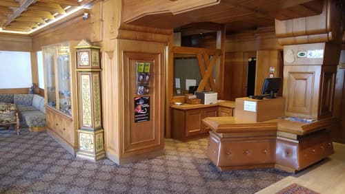 GH Hotel Monzoni, Interior entrance
