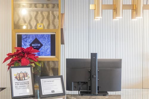 Hotel Acta Madfor, Reception