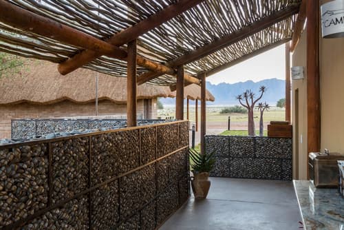 Desert Camp, Interior entrance