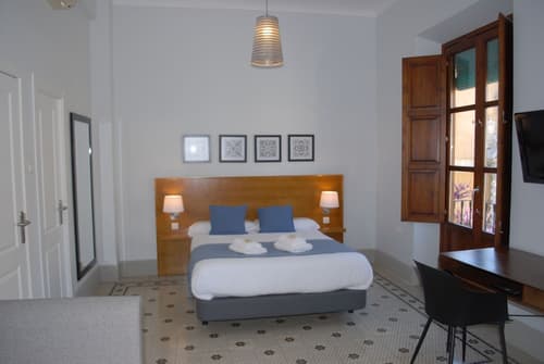La Perla Granada Suites