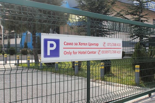 Hotel Centar, Parking