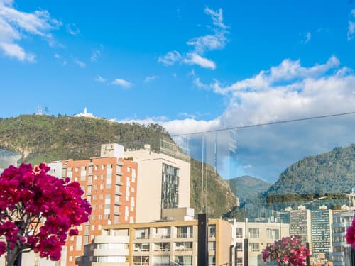 Hotel Regina, Front of property