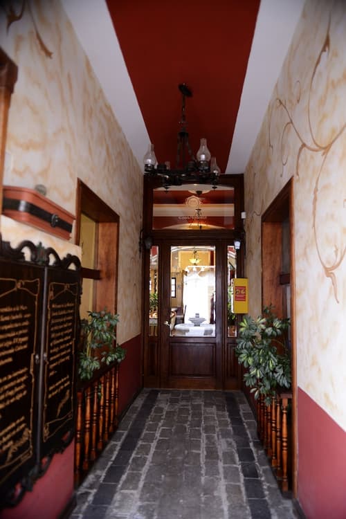 Hotel Spa Mansion Santa Isabella, Interior entrance