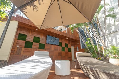 Polynesian Residences Waikiki Beach, Outdoor pool