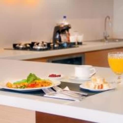 93 Luxury Suites & Residences