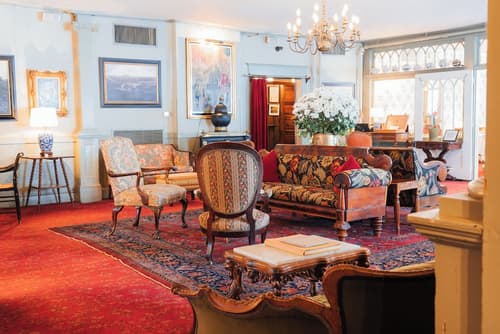 The Red Lion Inn, Lobby sitting area