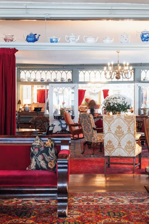 The Red Lion Inn, Lobby sitting area