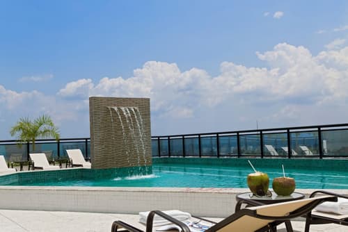 Hotel Intercity Manaus, Rooftop pool