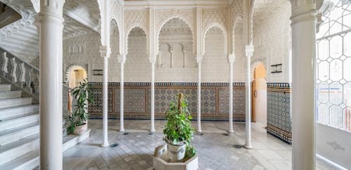 Hotel ILUNION Mérida Palace, Interior entrance