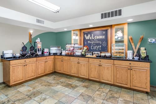 AmericInn by Wyndham Medora, Breakfast area