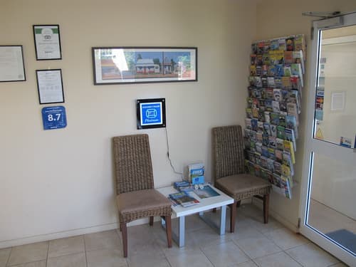 Aston Hill Motor Lodge, Reception