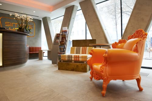 Simm’s Hotel – the cityhotel next to Metro U3, Reception