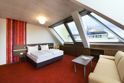 Simm’s Hotel – the cityhotel next to Metro U3, Room